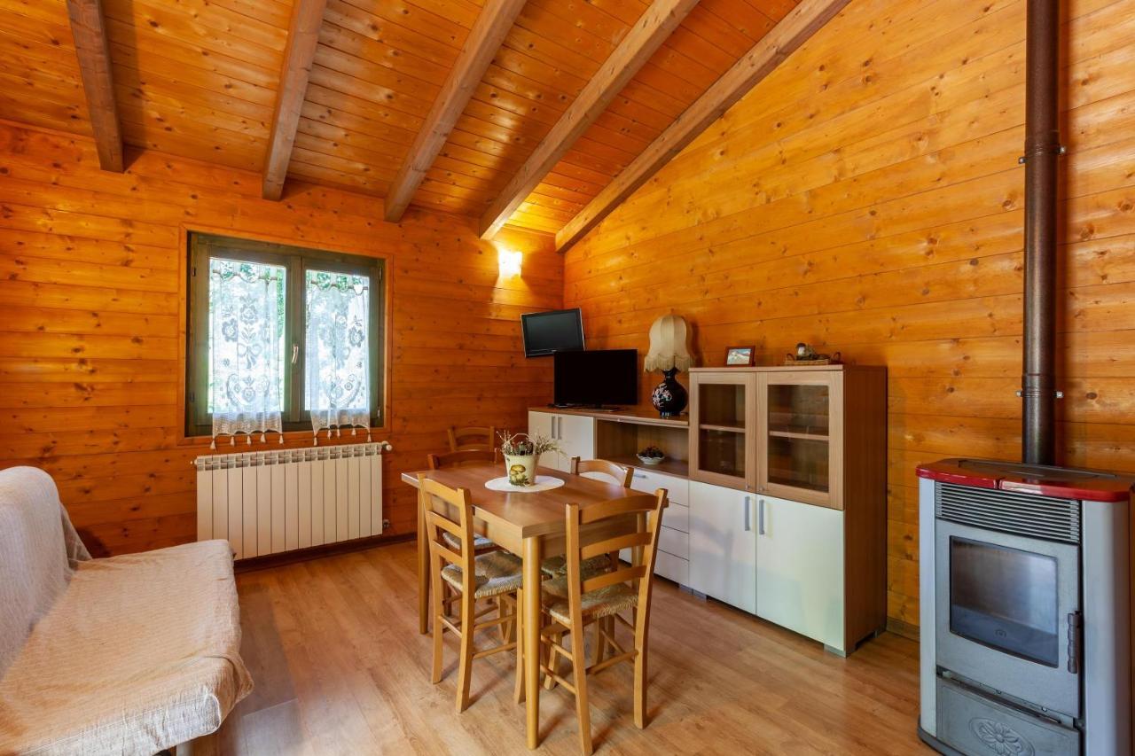 Villaggio Anemone - Chalet Mirtillo Capanne di Sillano Exteriér fotografie